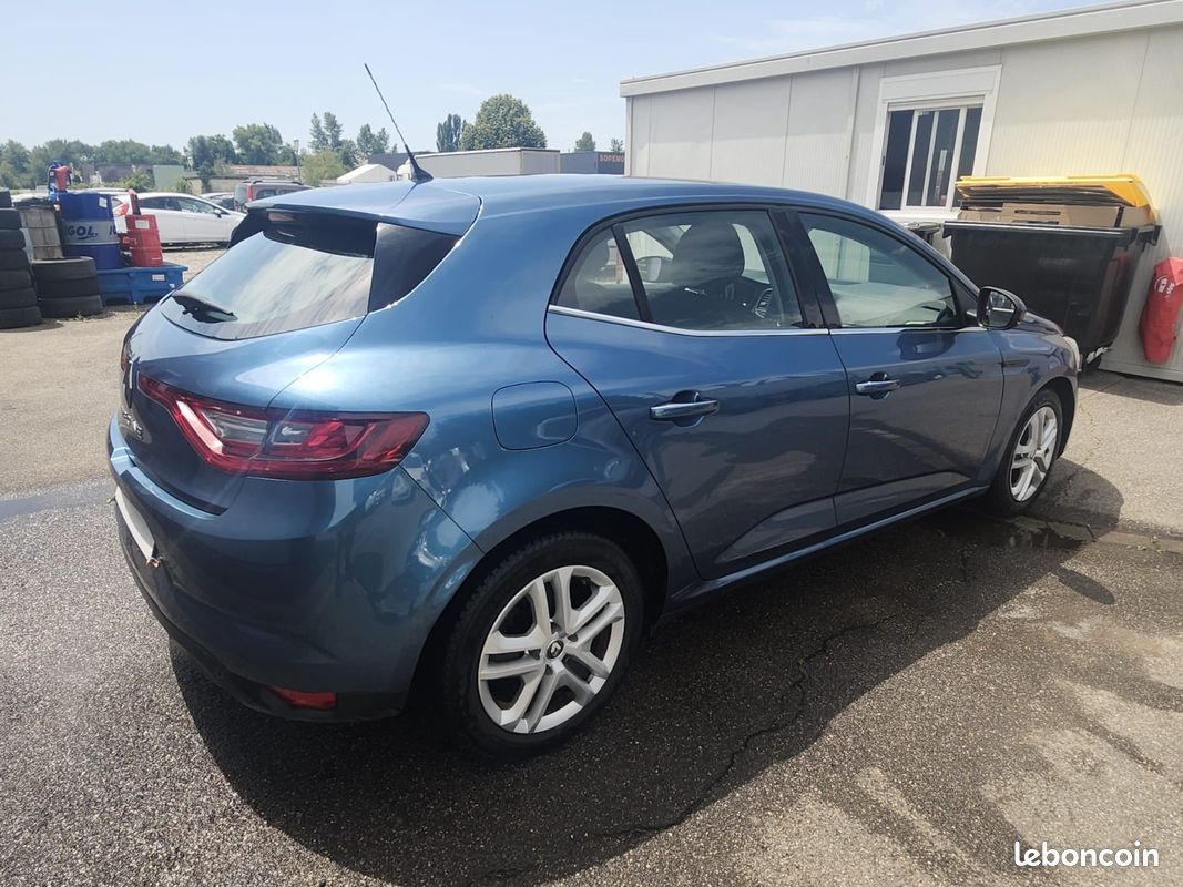 Renault Megane IV 1.5 DCI 110ch BV6 Life (image 10)