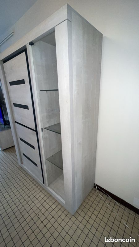 Vend Meuble blanc/noir avec verrière (image 2)