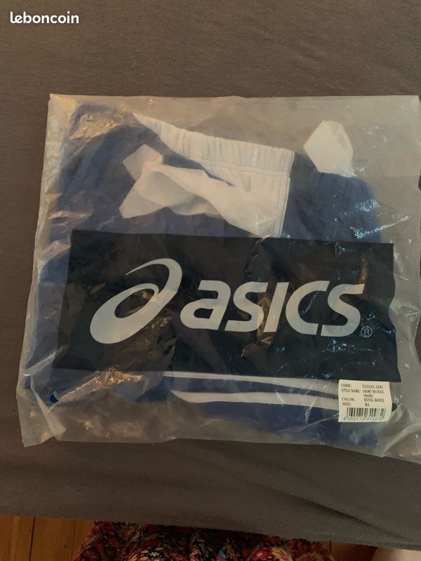 Short asics neuf avec étiquette (image 2)
