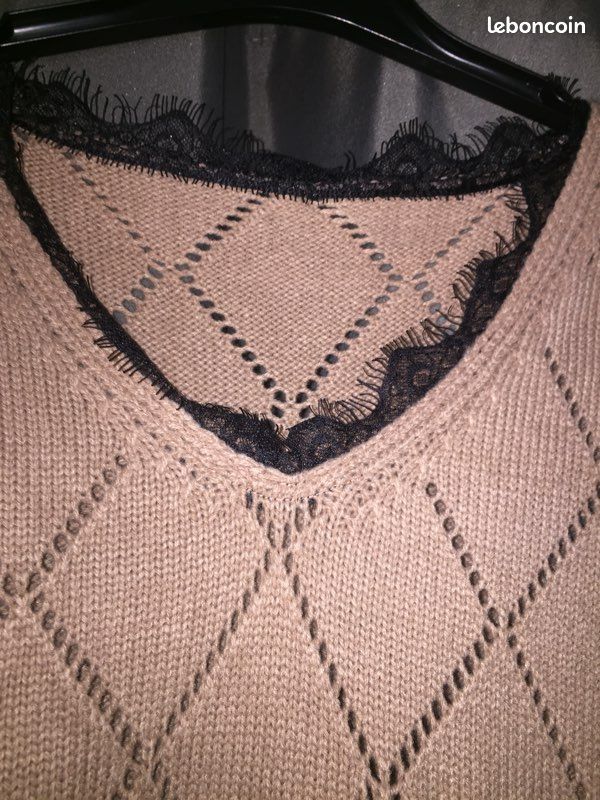 Pull en tricot ajouré en dentelle (image 2)