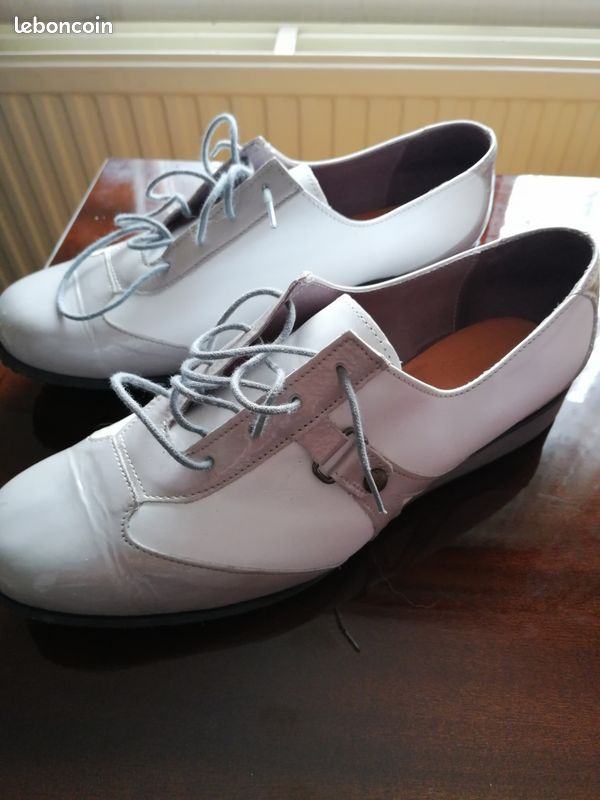 Chaussures en cuir pour femme taille 42 (image 3)