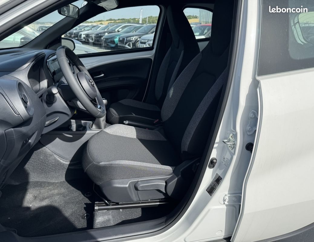 Toyota AYGO X 1.0 VVT-I 72CH DYNAMIC MY24 (image 11)