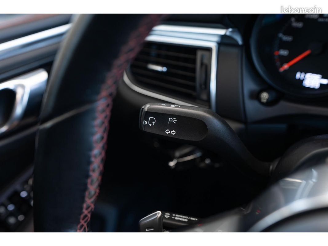 PORSCHE MACAN 3.6i V6 440 PDK Turbo Pack Performance (image 30)