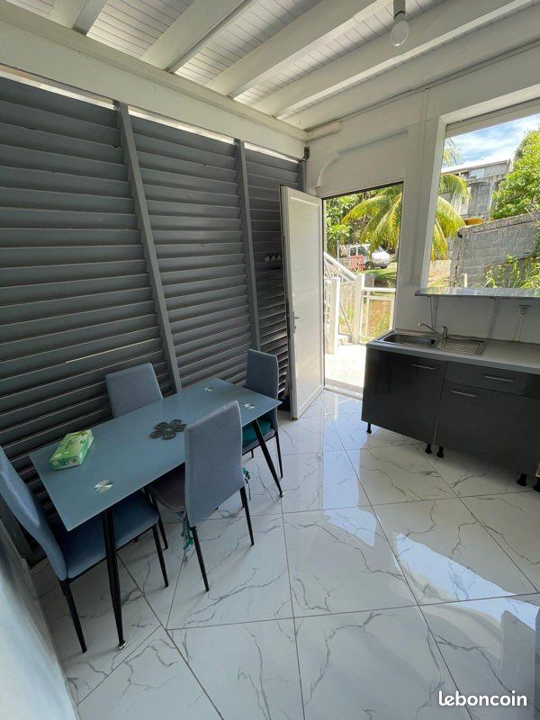 Appartement 1 pièce 40 m² · à Petit-Bourg · 40 m² · 700 €