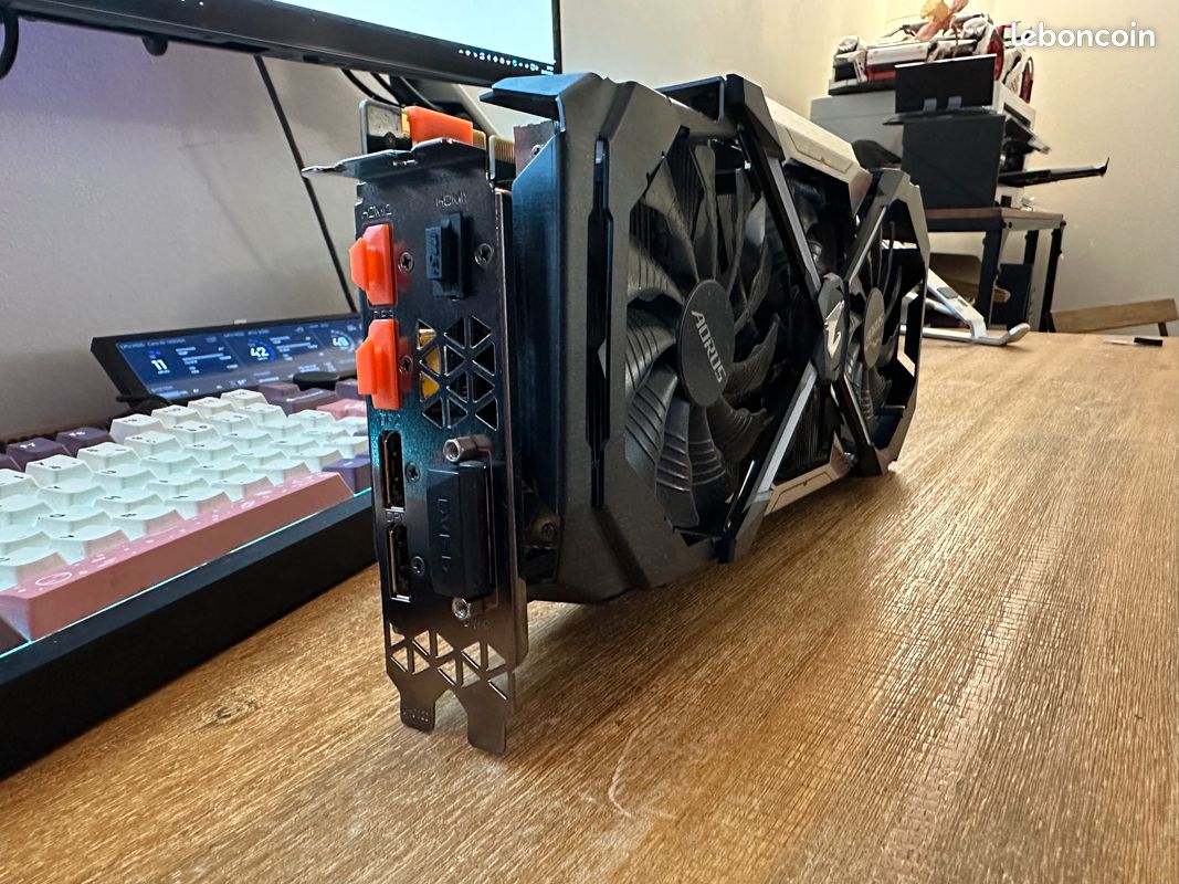 Carte graphique GPU NVIDIA GTX 1080 Ti Aorus Xtreme Edition 11 Go – Très bon état (image 2)