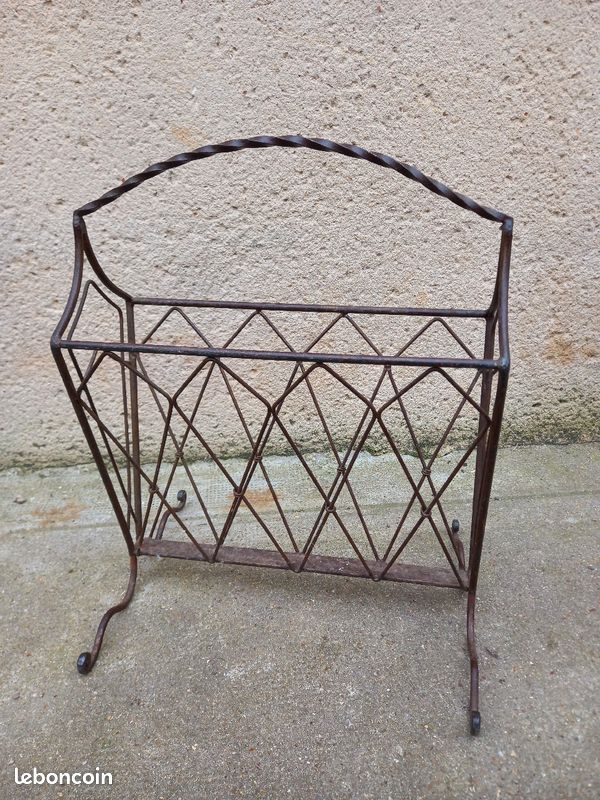 Porte-revues vintage (image 1)