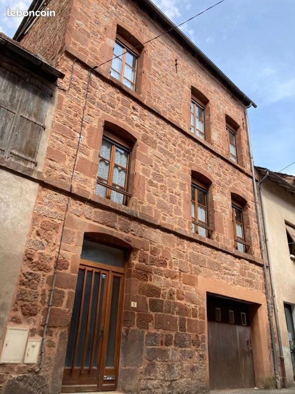 Maison 5 pièces 100 m² · à Marcillac-Vallon · 100 m² · 550 €