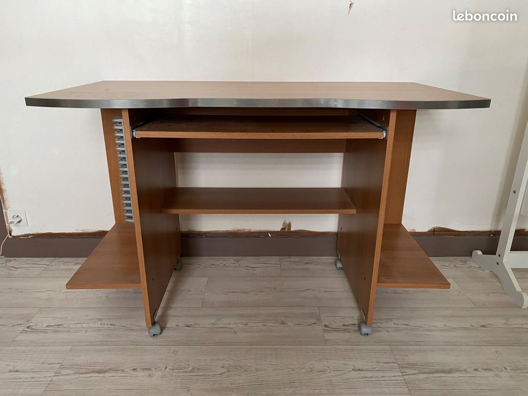 Bureau marron clair (image 1)