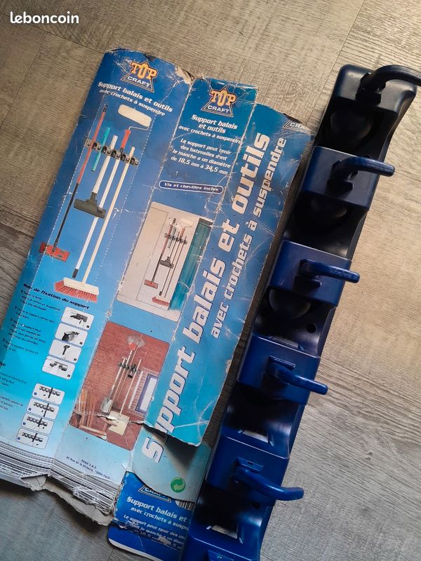 Support balais et outils neuf PAS D ENVOI (image 1)