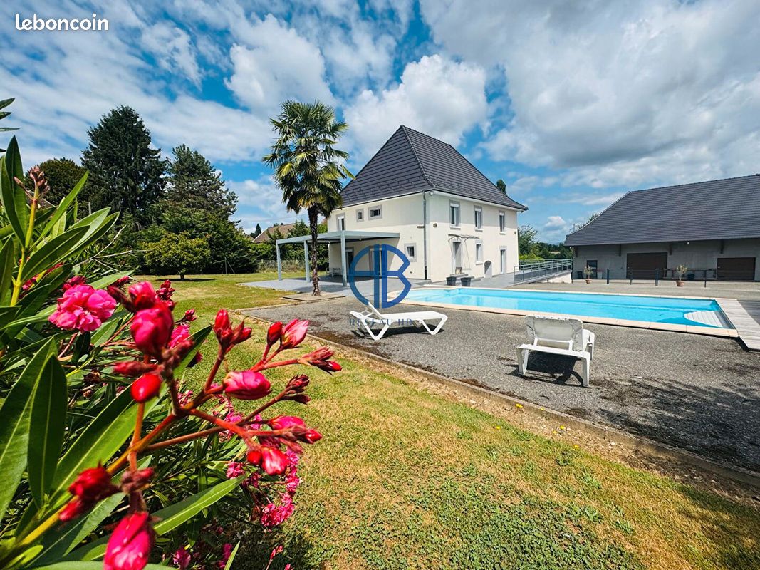 Maison 8 pièces 190 m² · à Chimilin · 190 m² · 590 000 €