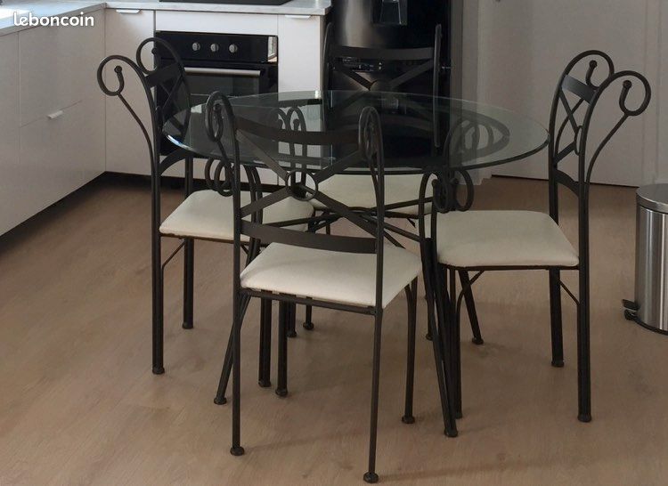 Ensemble table + 4 chaises (image 1)