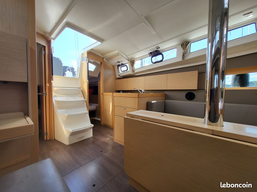 Voilier Bénéteau Oceanis 38.1 TBE (image 15)