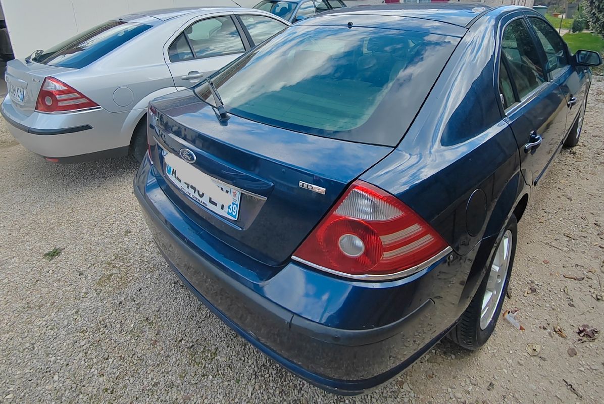2 Ford Mondeo 2.0 tdci 2007 - Voitures