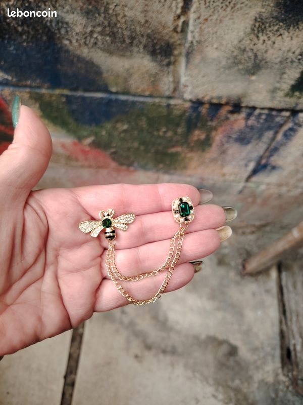 Broche double combinaison abeille et strass (image 3)