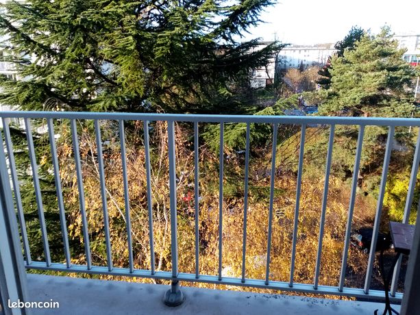 STUDIO MEUBLE 23 m2 /480 euros CC