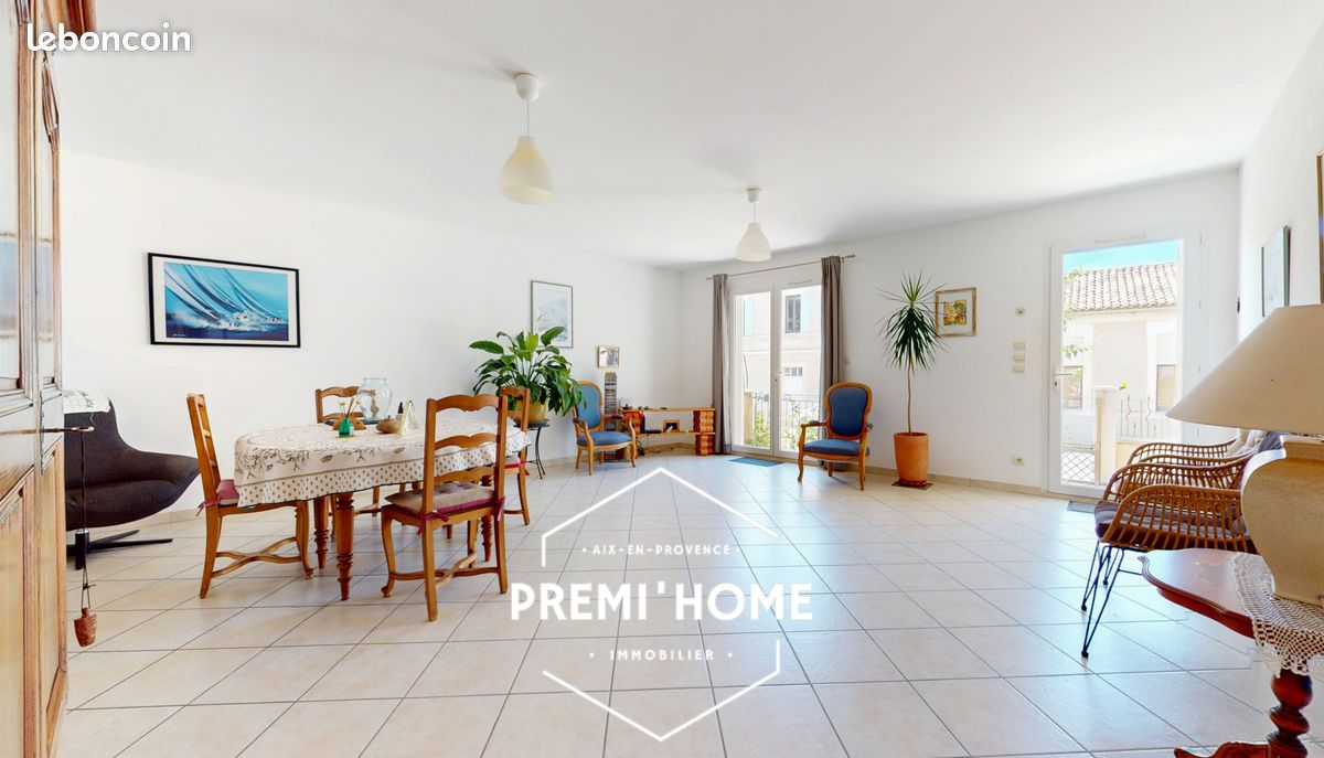 Maison 3 pièces 88 m² · à Aureille · 88 m² · 298 000 €