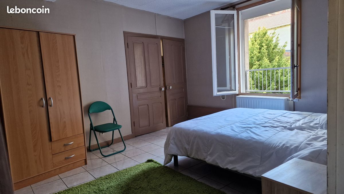 Appartement 3 pièces 74 m² · à Poligny · 74 m² · 70 000 €