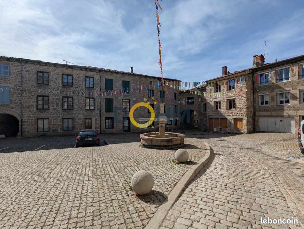 Maison 8 pièces 224 m² · à Saint-Didier-en-Velay · 224 m² · 199 000 €