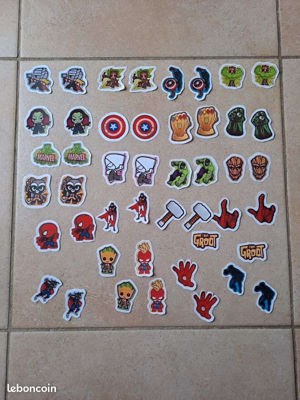 Bien lire l'annonce il s'agit de fixeez imprimés sur papier autocollant pour décoller et recoller sur le cahier des avengers marvel 0,50cts pièce (image 1)