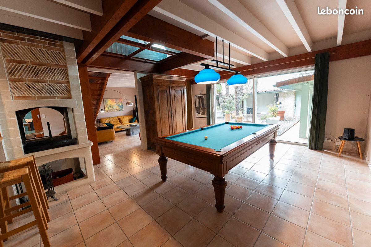 Maison 9 pièces 255 m² · à Creysse · 255 m² · 285 000 €