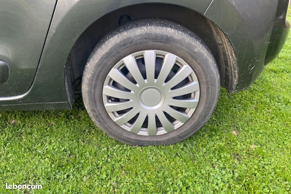 CITROEN C3 PICASSO 1.6 HDi FAP - 90 Confort PHASE 2 (image 6)