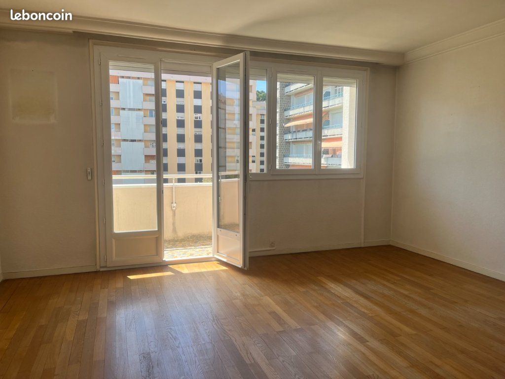 Appartement 3 pièces 65 m² · à Saint-Étienne · 65 m² · 69 000 €
