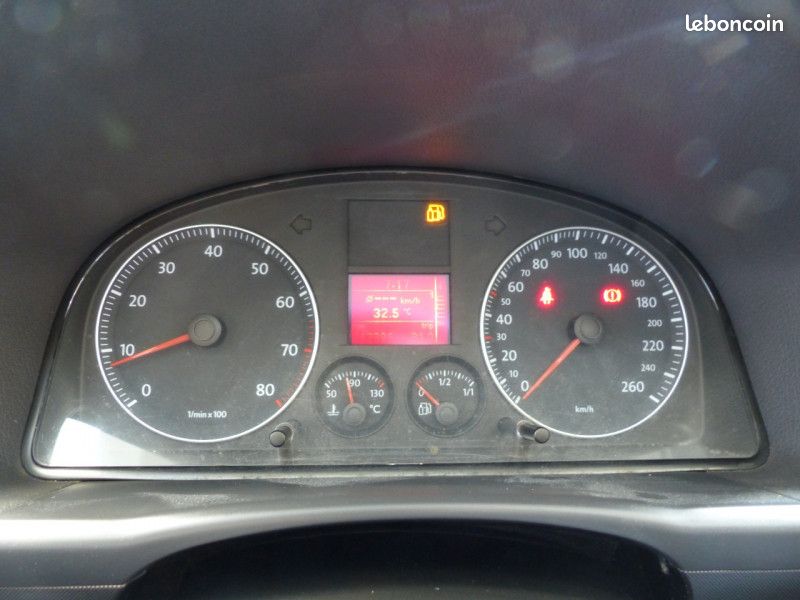 Volkswagen TOURAN 2.0 ECOFUEL TRENDLINE 7 PLACES (image 18)