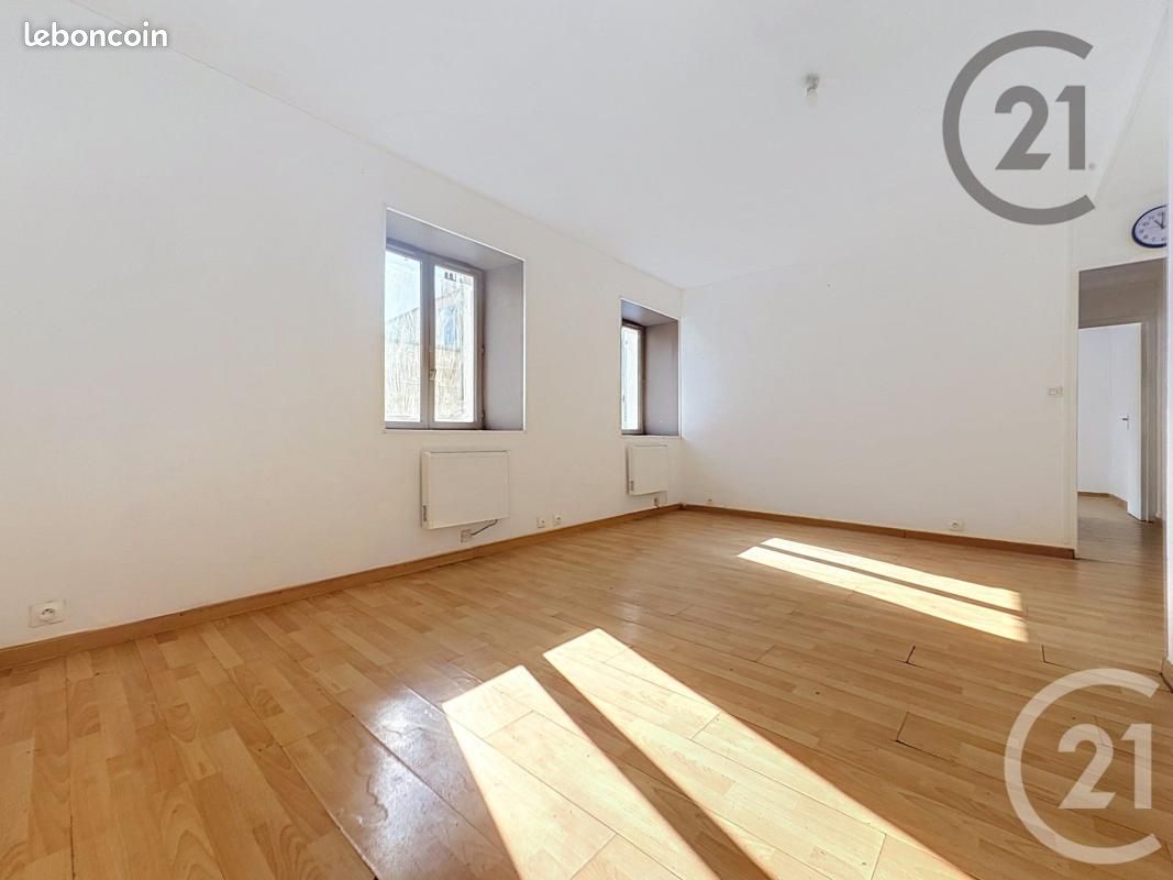 Appartement 3 pièces 54 m² · à Montereau-Fault-Yonne · 54 m² · 79 000 €
