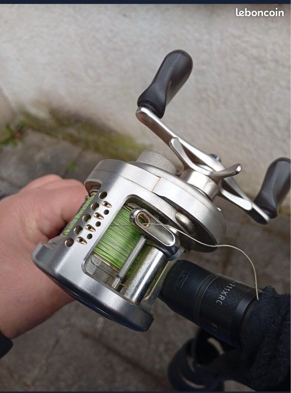 Vend MOULINET BAITCASTING SHIMANO CALCUTTA DC ( 201 DC ) Contrôle de freinage numérique