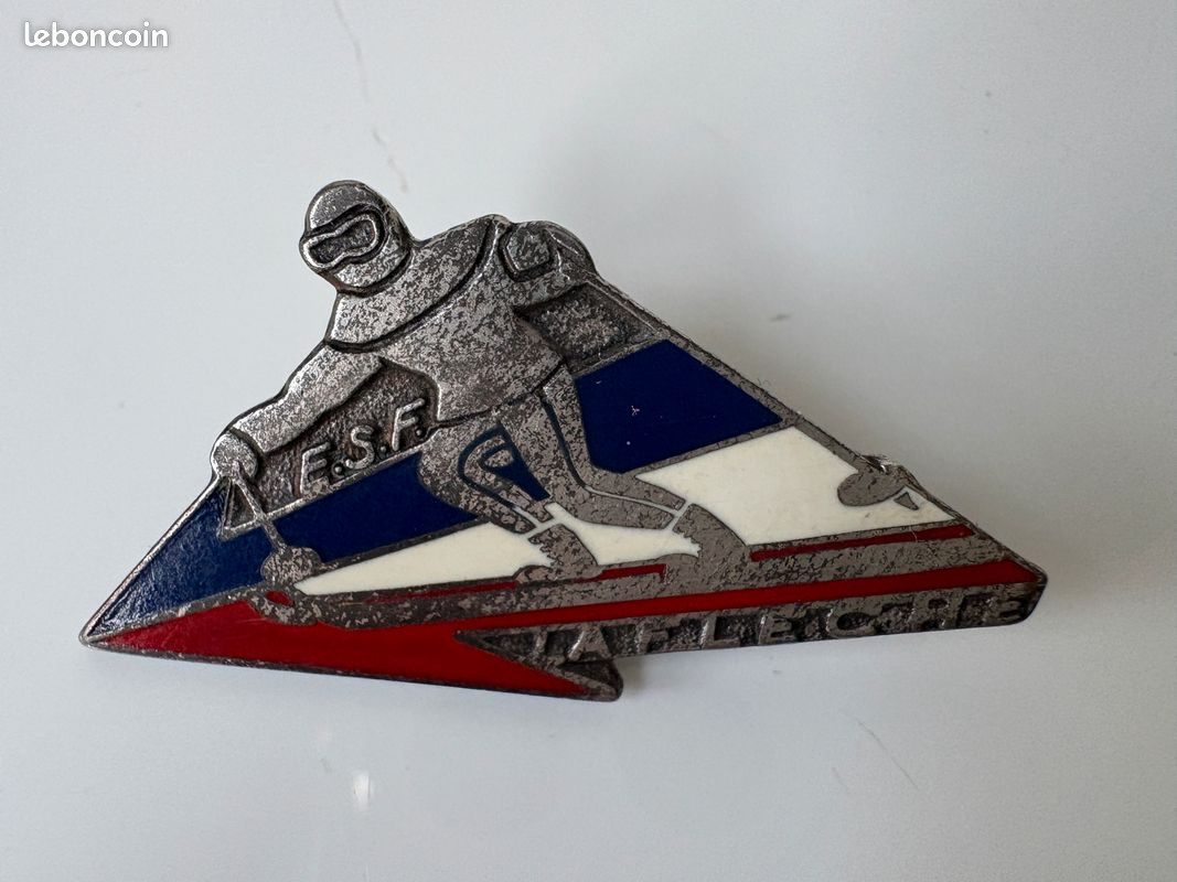Insigne FFS Skieur Scolaire OSSU 1938 – Original Argenté émail, Bon état