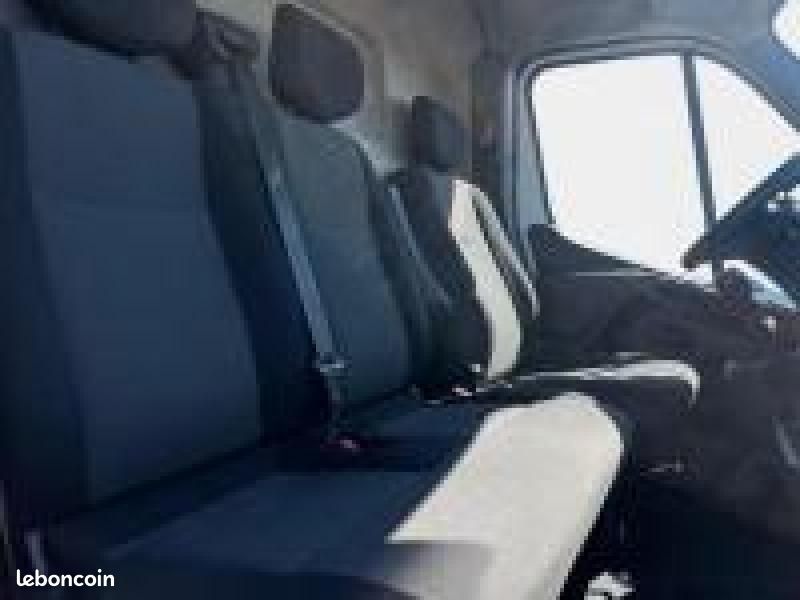 Renault Master Fg F3500 L2H2 2.3 Blue dCi 135ch Confort Euro6E (image 13)