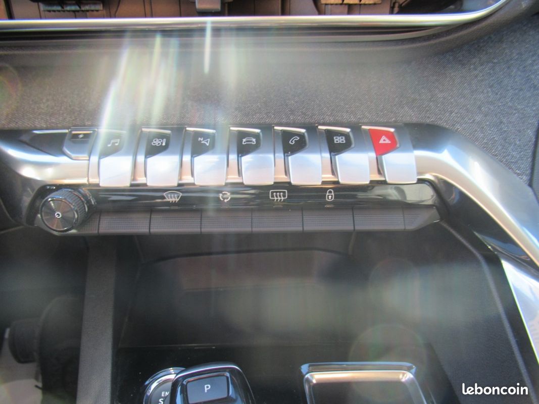 Peugeot 3008 (2) 1.6 HYBRID 225 E-EAT8 Allure Pack (image 24)