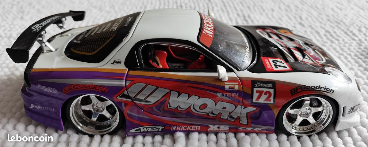 Voiture Miniature Mazda RX-7 1:18 De JADA TOYS – Modèle Collector En Parfait état