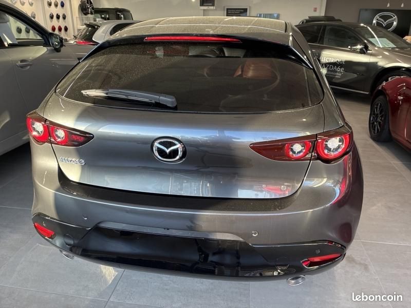 Mazda Mazda 3 2.0 e-SKYACTIV-X M-Hybrid 186ch Takumi RED TO 2025 Euro6e (image 3)