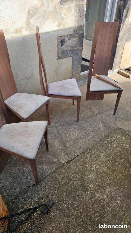 Table (image 3)