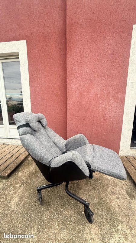 Fauteuil avec télécommande (image 1)