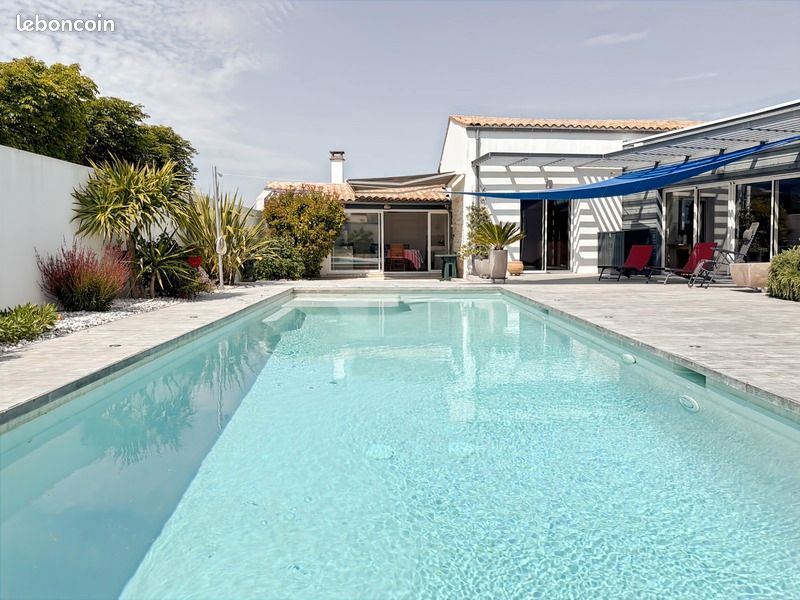 Maison 8 pièces 210 m² · à Bourgneuf · 210 m² · 693 000 €