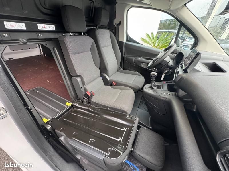 Citroen Berlingo Van XL 950kg BlueHDi 100 Pack Premium Connect / GPS / CAMERA / 3PL / 14908 HT (image 42)
