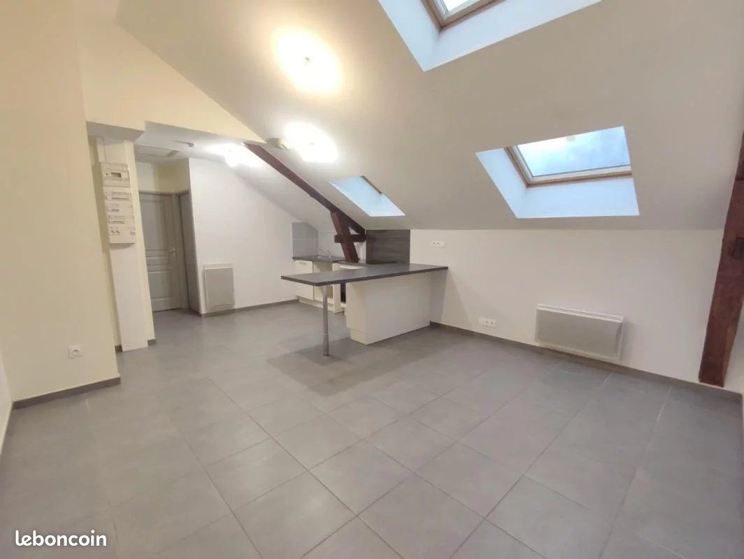 Appartement 3 pièces 48 m² · à Bourgoin-Jallieu · 48 m² · 645 €