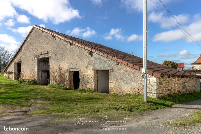 Grange 1 pièce 210 m²