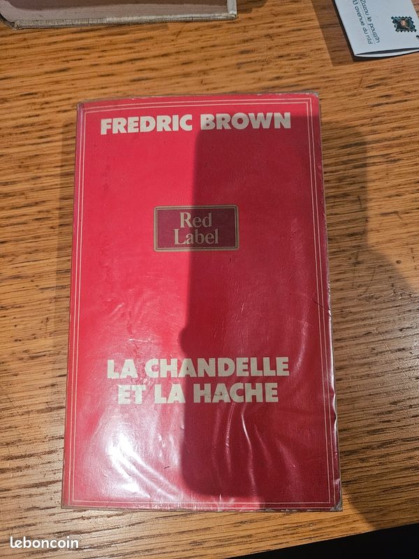 Livre la chandelle et la hache de Frédéric Brown (image 1)