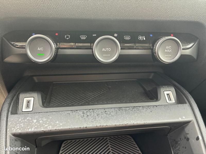 Citroen C4 1.2 Hybride 136ch S&S PLUS Automatique (image 12)