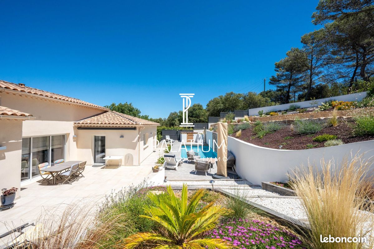 Maison 4 pièces 233 m² · à Peyrolles-en-Provence · 233 m² · 880 000 €