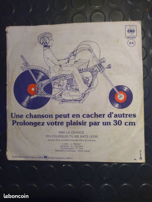 Disque 45 tours d'Annie Cordy intitulé "Nini la chance" Type de produit : 45 tours Artiste : Annie Cordy Titres : "Nini la chance"/"Dis pourquoi tu me bats léon" (bzh) (image 2)