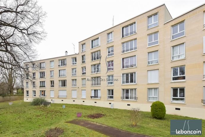 Studio 1 pièce 28 m²