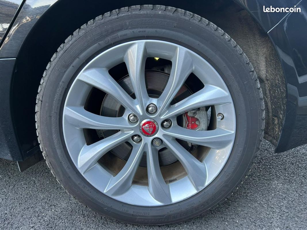 JAGUAR XF 2.0 D - 180 - BVA - Stop/Start 2015 BERLINE Prestige PHASE 1 GARANTIE 6 MOIS (image 44)