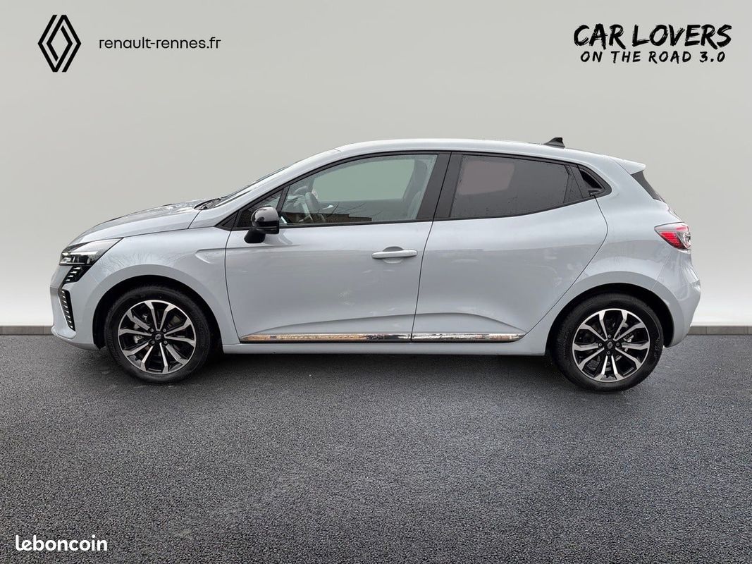 RENAULT Clio E-Tech full hybrid 145 ch GSR2 Techno (image 2)