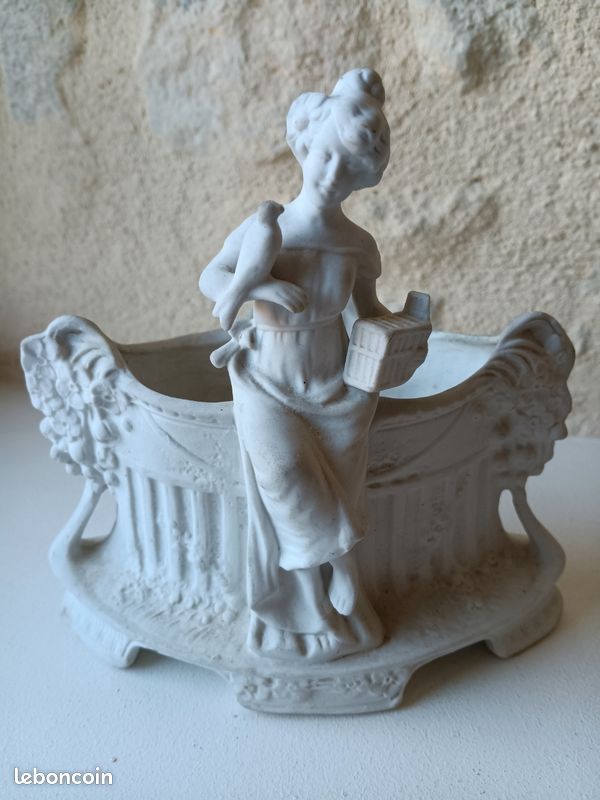 Bouquetière/ sculpture pot en biscuit (image 1)