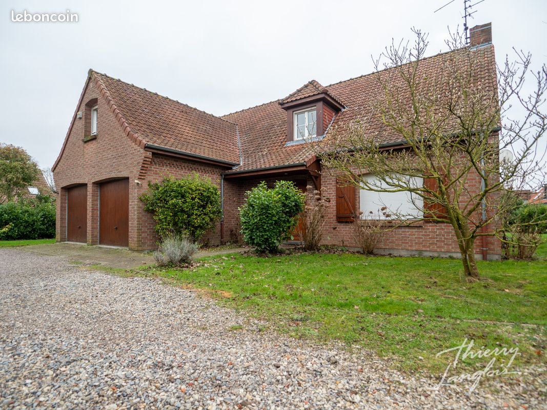 Maison 8 pièces 160 m² · à Péronne-en-Mélantois · 160 m² · 1 650 €