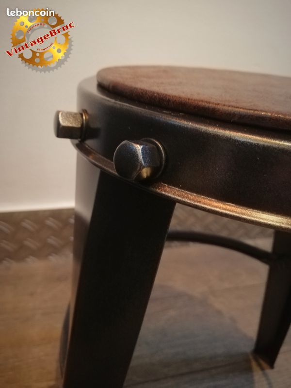 Tabouret Bas d'Atelier en Acier & Boulonneries des Années 50 dans un Esprit Industriel ... Design & Created by Fingercut ... Création Unique  Disponible à la Vente 110 euros (Envoi Possible) (image 6)